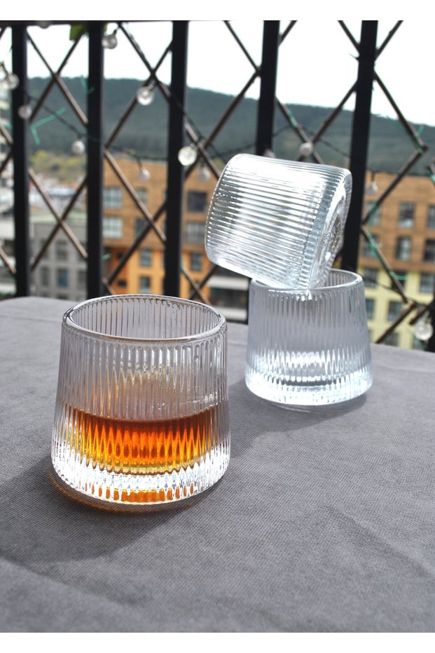 3 Pieces of Glass Whiskey Cocktail Glasses 360 Rotating Crystal-Looking Glass Cups 170ml