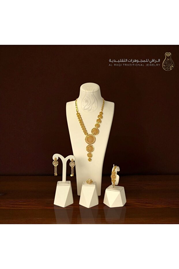 طقم بديل الذهب الانيق تصميم فاخر بلمسة تراثية أنيق