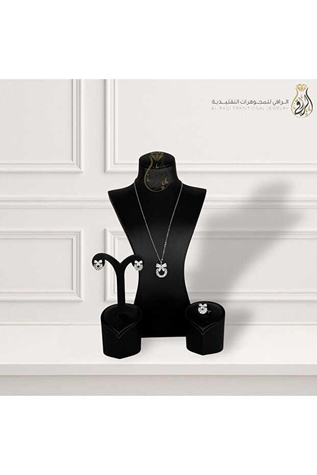 طقم مجوهرات تقليدي بتصميم عقدة فاخرة