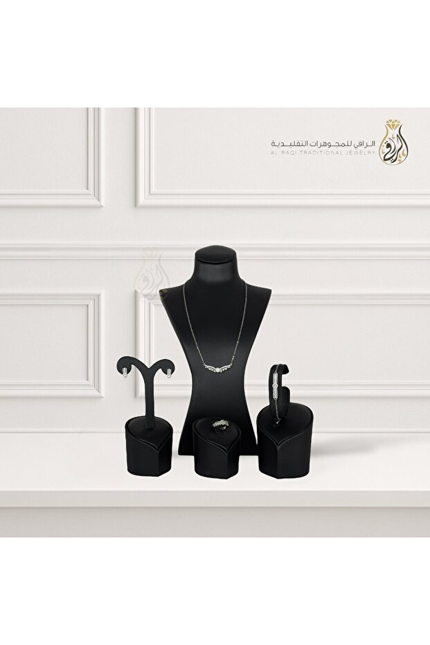طقم بفصوص متناسقة