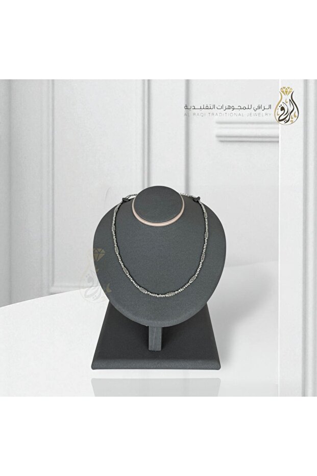 عقد الفضة الكلاسيكي