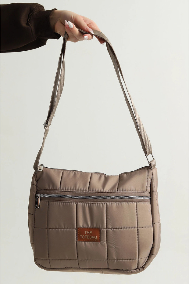 Women's Quilted Zippered Shoulder Bag