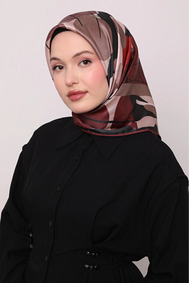 وشاح كريستال بنمط غير متماثل باللون الأسود والأحمر الداكن