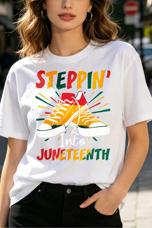 تي شيرت نسائي بطبعة Steppin Into Juneteenth، تي شيرت كاجوال بنمط صيفي