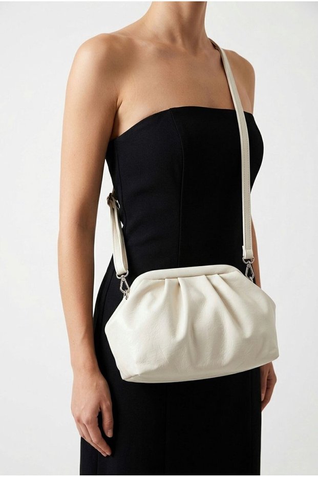 Dina Magnet Closure Women's Hand and Shoulder Bag Cream
