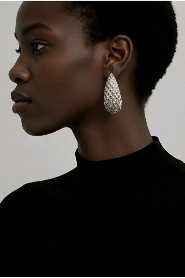 Figured Drop-Shaped Special Design Earrings