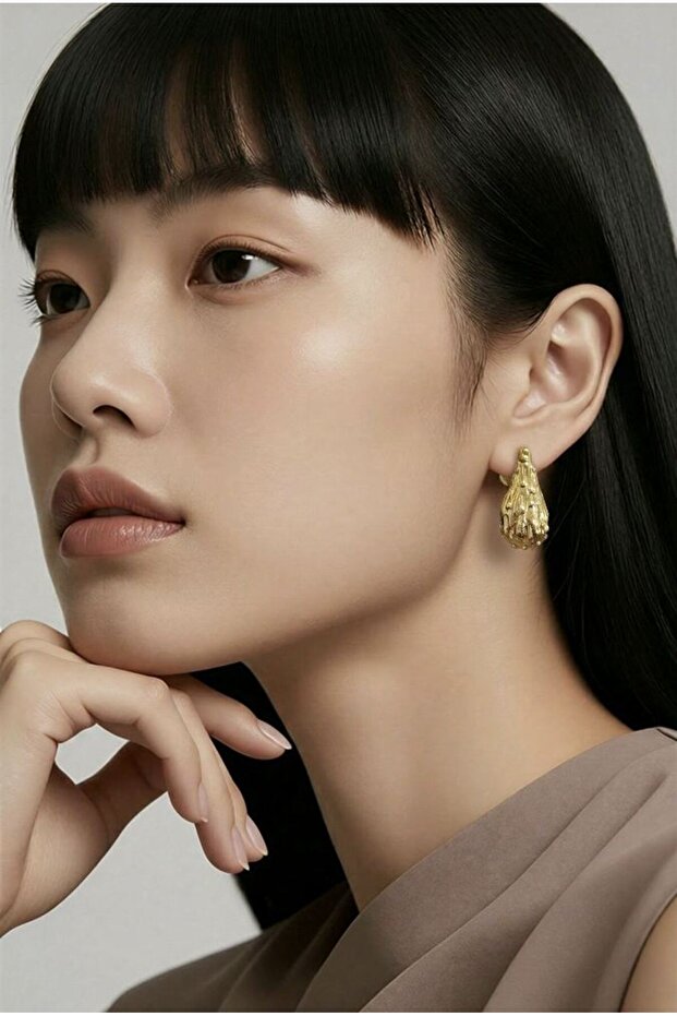 Figured Drop-Shaped Special Design Earrings