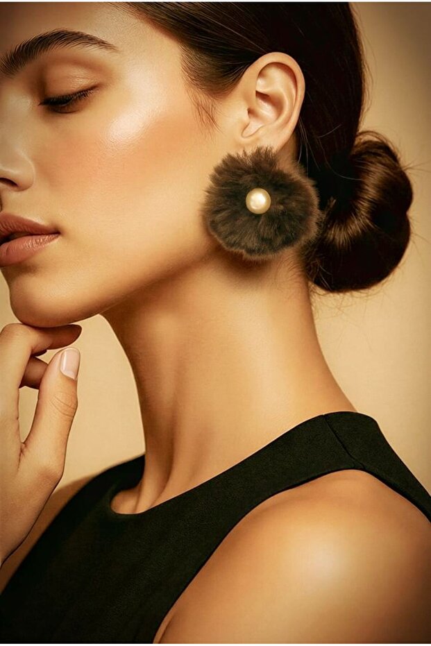 Pearl Plush Figured Earrings