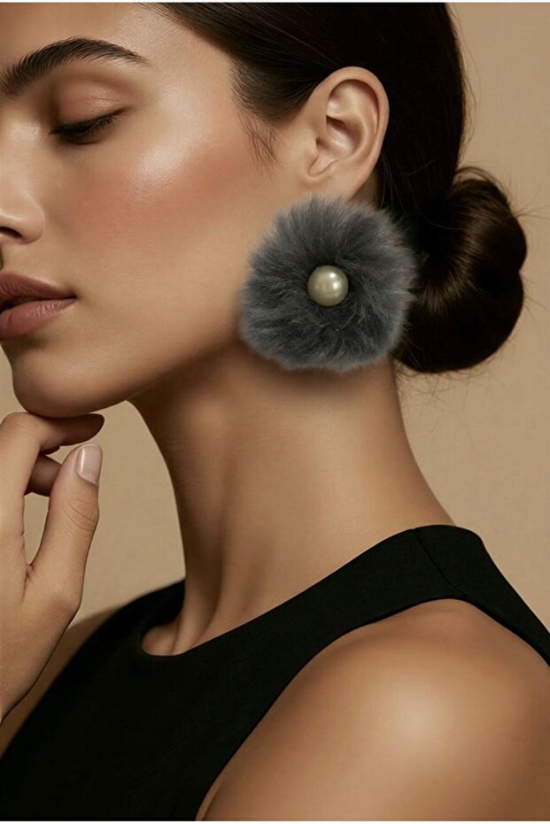 Pearl Plush Figured Earrings