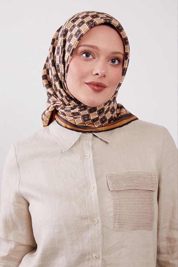 Geometric Pattern Sparkling Crystal Scarf - 1