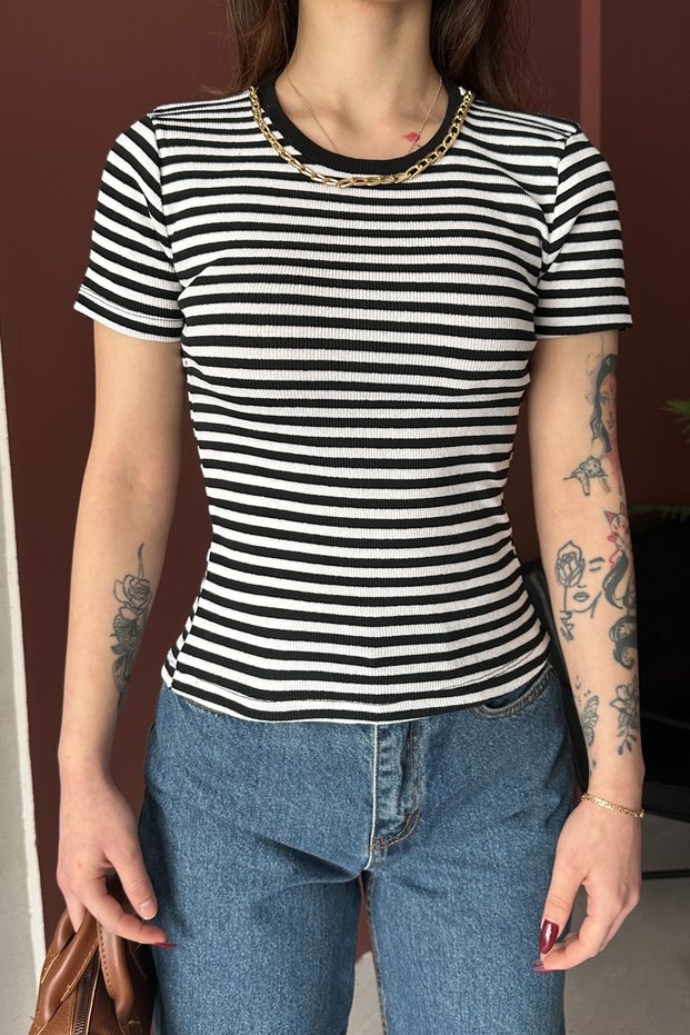Women's Black and White Chain Ribbed Knitted Blouse