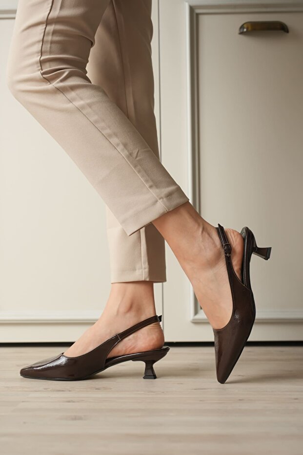 Weimar Premium Bitter Brown Crinkled Patent Leather Pointed Toe Slingback Low Heel Shoes