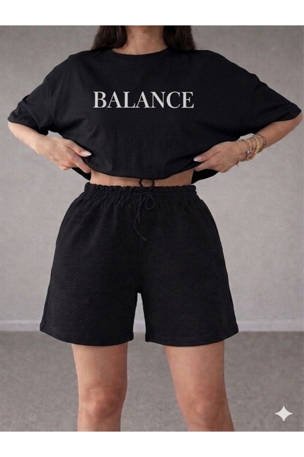 Unisex Wide Cut T-Shirt and Sweatpants Set with Balance Text Print