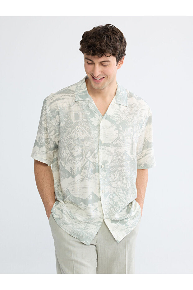 قميص رجالي من NEVAVM بتصميم Regular Fit Resort Yaka Patterned