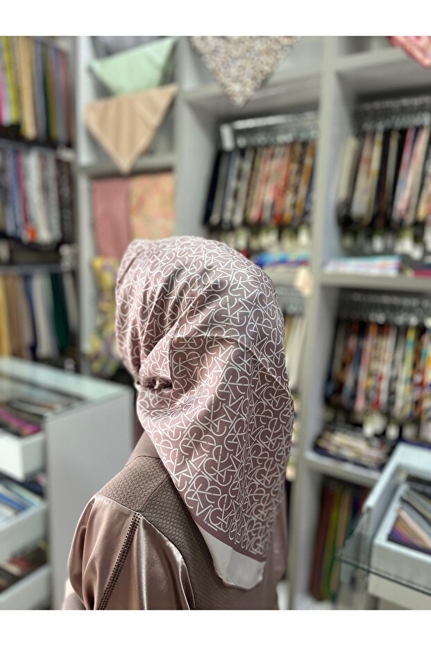 وشاح حريري تويل