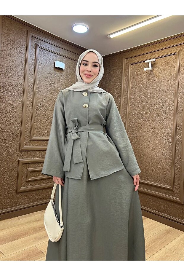 طقم مزدوج بحزام مصمم