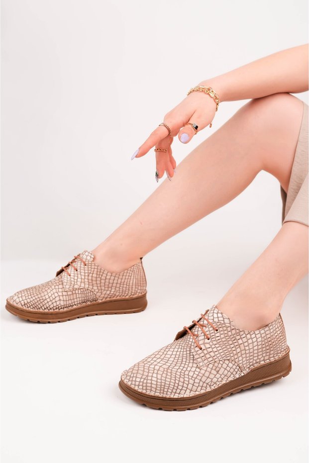 Genuine Leather Women's Daily Comfortable Light Sole Patent Leather Casual Shoes