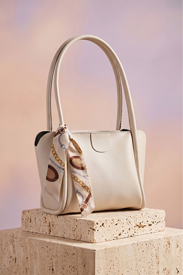 Scarf Hand and Shoulder Bag Cream