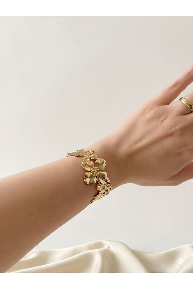 Women's Steel Bracelet Crispy Flower Model