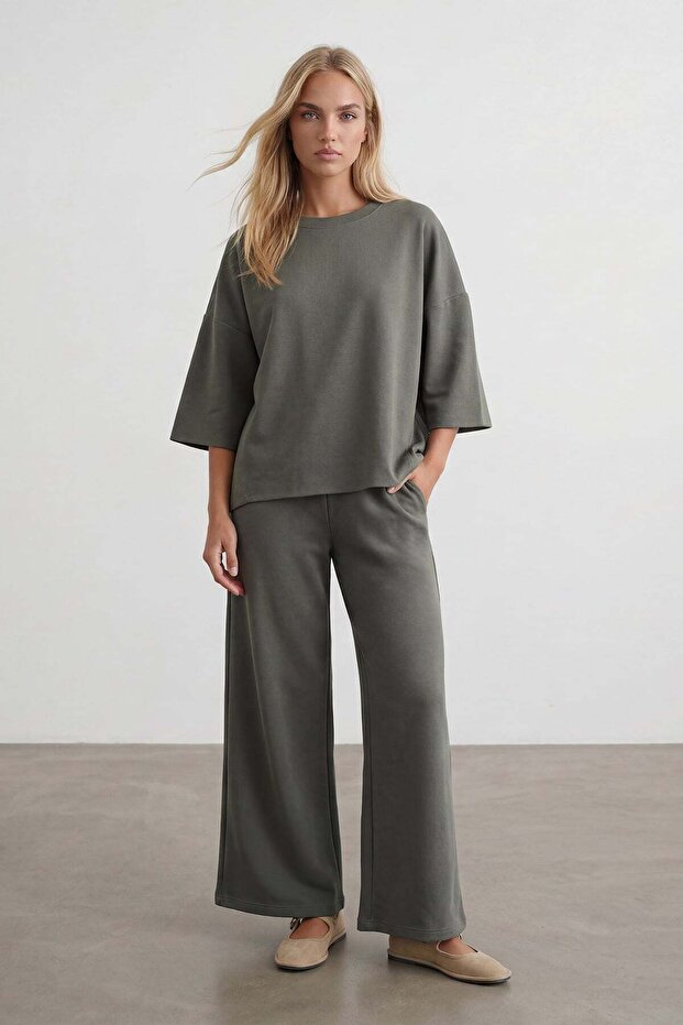 Women's Khaki Crew Neck Three-Quarter Sleeve Modal Blouse and Double Pocket Trousers Set Alc-X15234