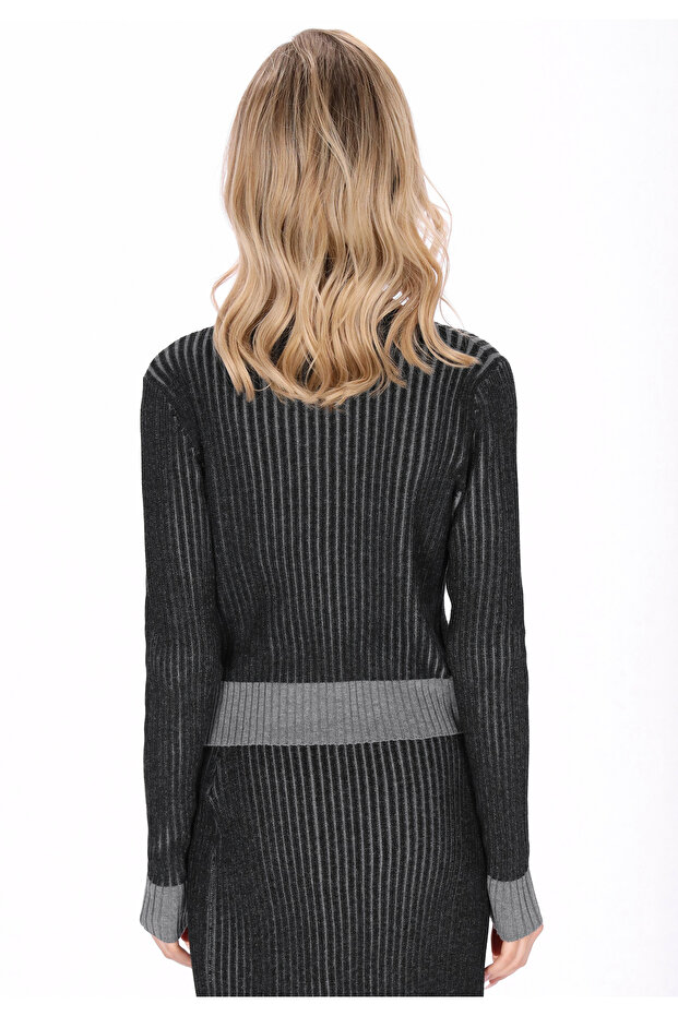 Sweater - 4