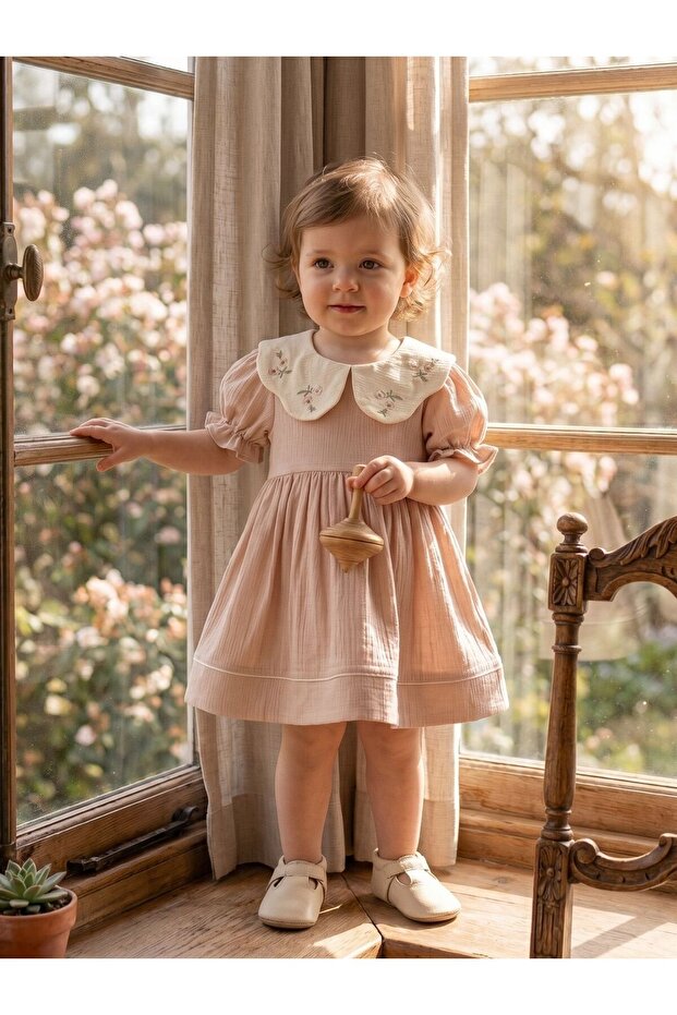 Daisy Embroidered Crinkle Dress