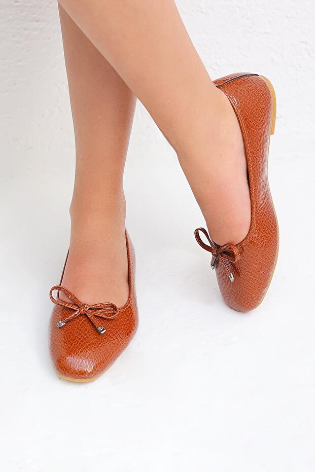 Women's Tan Ballerina Bow Patent Leather Ballerinas Byndblrn01