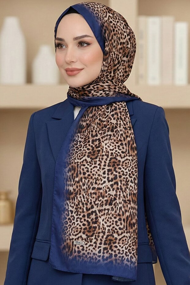 Women's Blue Leopard Elegance Shawl