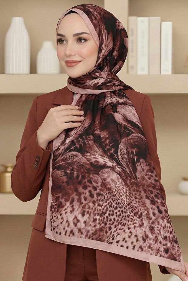 Women's Burgundy Leopard Patterned Bamboo Crush Shawl