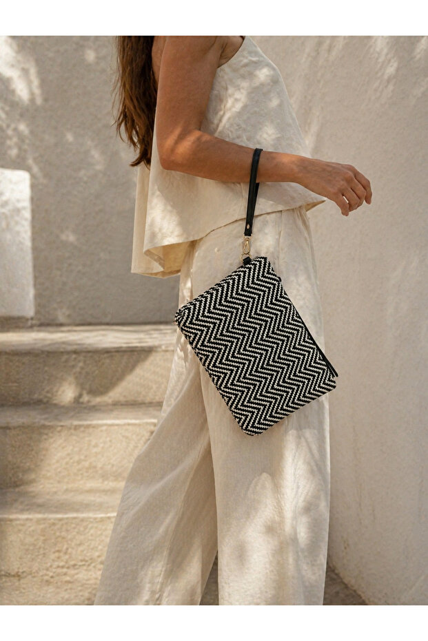 Black Women's Clutch Bag – Modern Textured Design, Stylish & Everyday Use