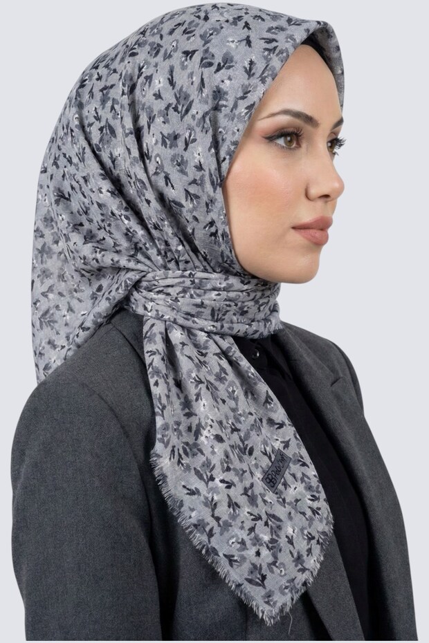 وشاح مزين بالزهور 6515