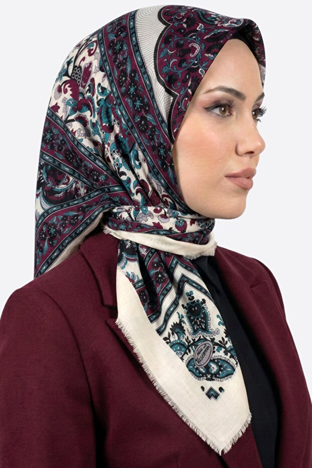 شال نسائي منقوش بتصميم فلامي