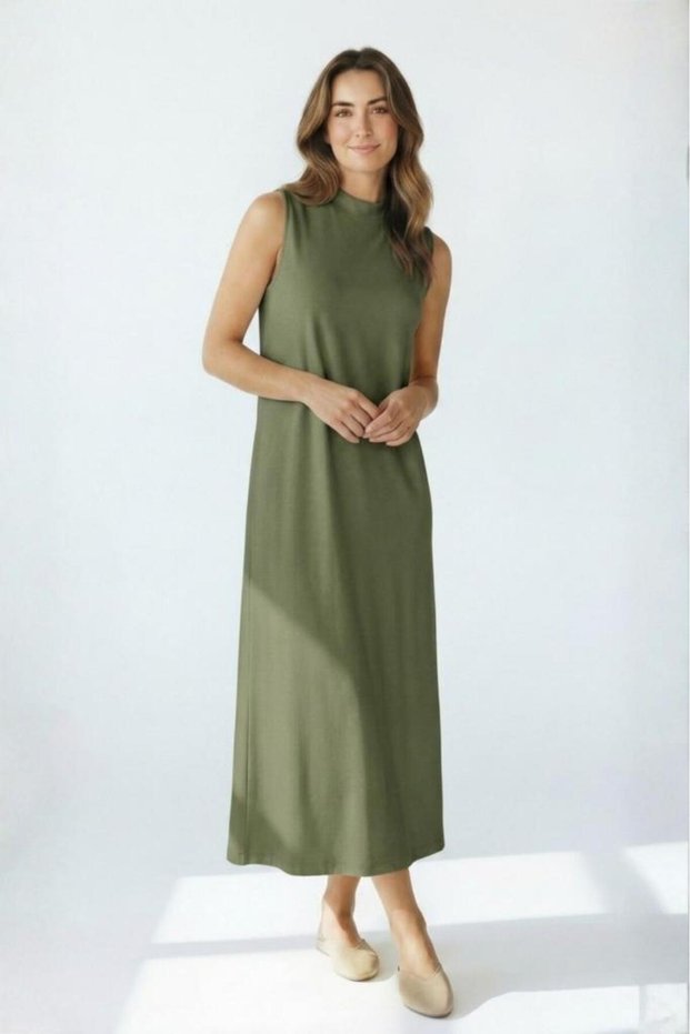 Women's Four Seasons Sleeveless Viscose Midi Length Half Turtleneck Dress