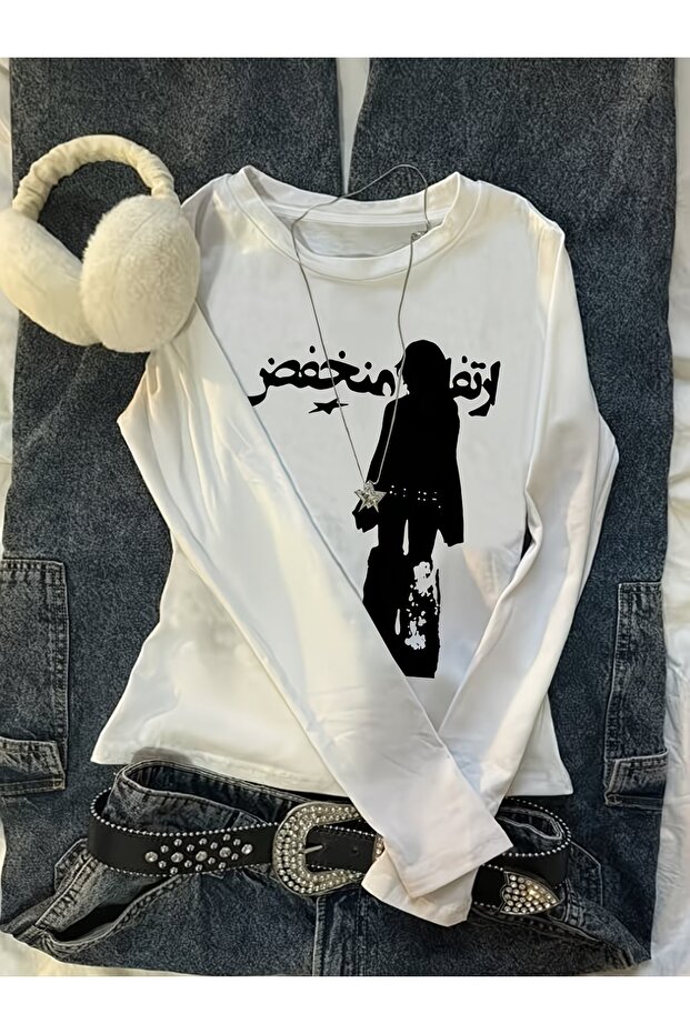 بلوزة طويلة الأكمام مطبوعة بتصميم نوير سيلويت