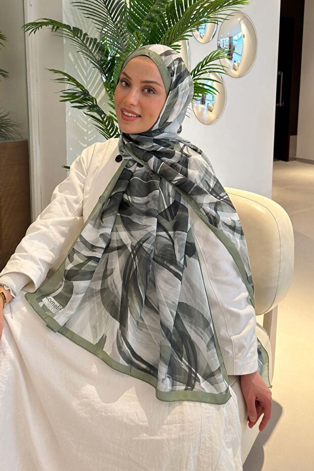 شال ناعم بنمط فرشاة مع شاي آدا