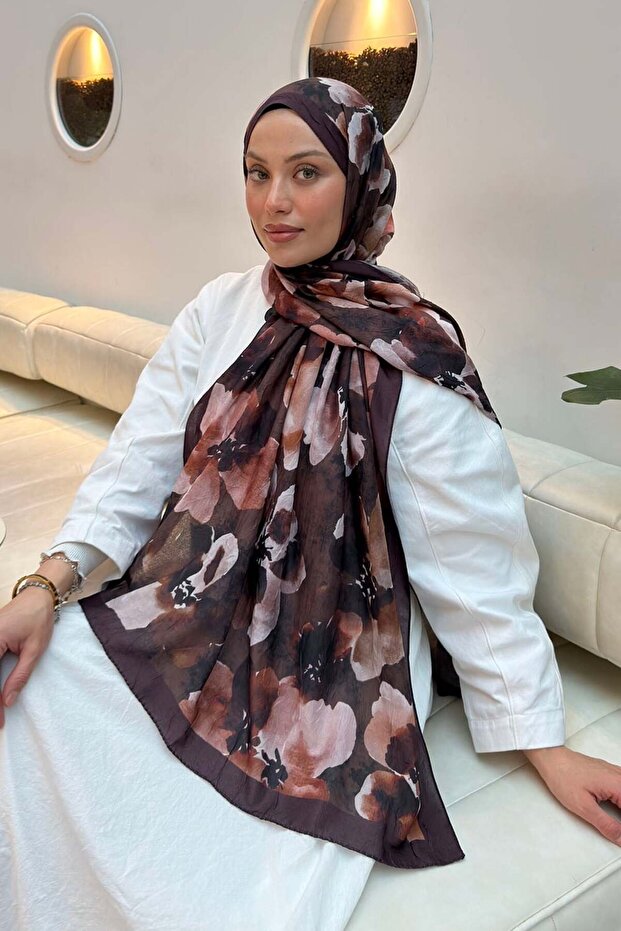 شال من الخيزران بنمط زهور الباتيك باللون البني