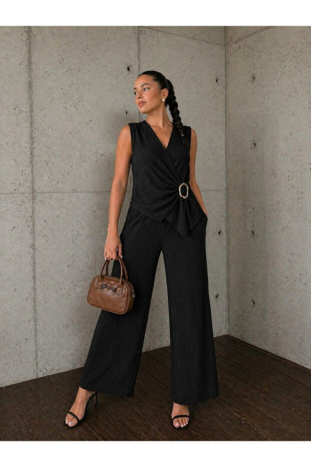 Women's Black Accessory-Enhanced Wrinkled Blouse and Trousers Set 2334