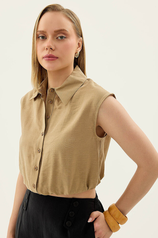 Elastic Waist, Buttoned Front, Zero Sleeve Blouse - 3