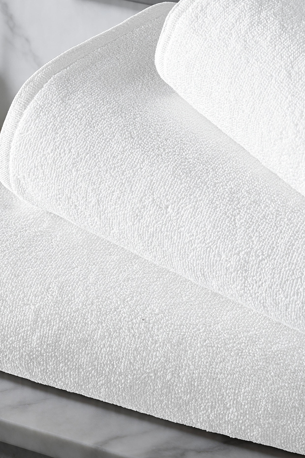 Set of 4 White 100% Cotton Towels | Bath Towel | Hotel Towel | Premium Towel | 70X140 cm | Quantity 500 Gr