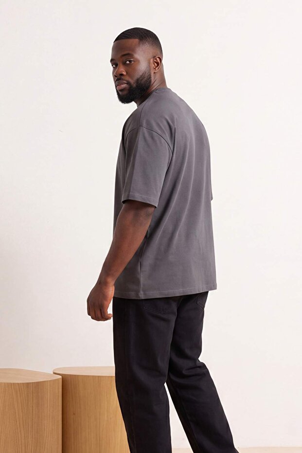 Antrasit Bisiklet Yaka Oversize/Geniş Lesim Büyük Beden T-Shirt - 3