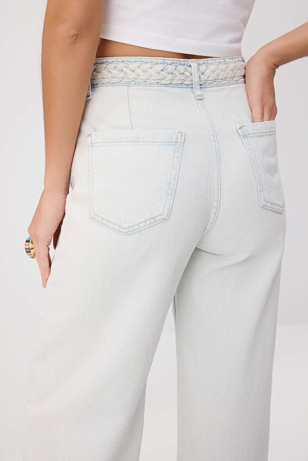 Açık Mavi DÖKÜMLÜ Kemer Detaylı Yüksek Bel %100 Pamuk Wide Leg Jeans TWOSS26JE00190 - 4