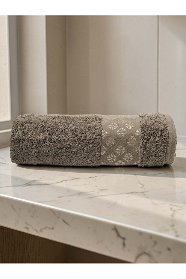 Noreza Bath Towel, 550 GSM, 100% Cotton, Utra Soft and Absorbent, Quick Drying for Home & Spa