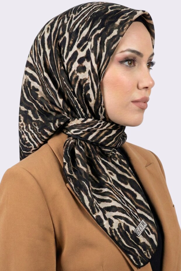 وشاح نسائي ناعم من القطن العضوي بنقشة الفهد البني
