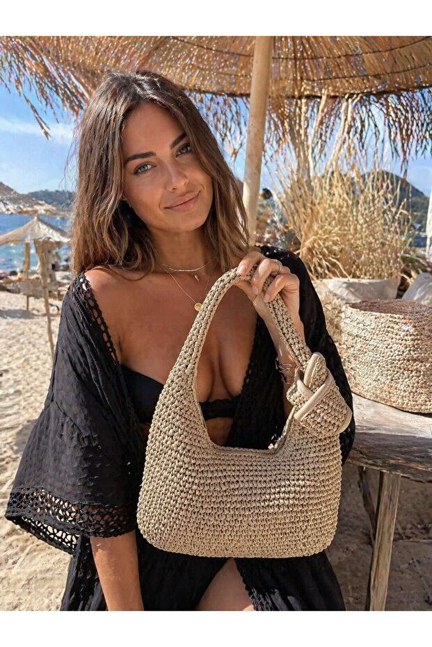 حقيبة نسائية من القش المحبوك يدويًا باللون الجملي - 30x16 سم