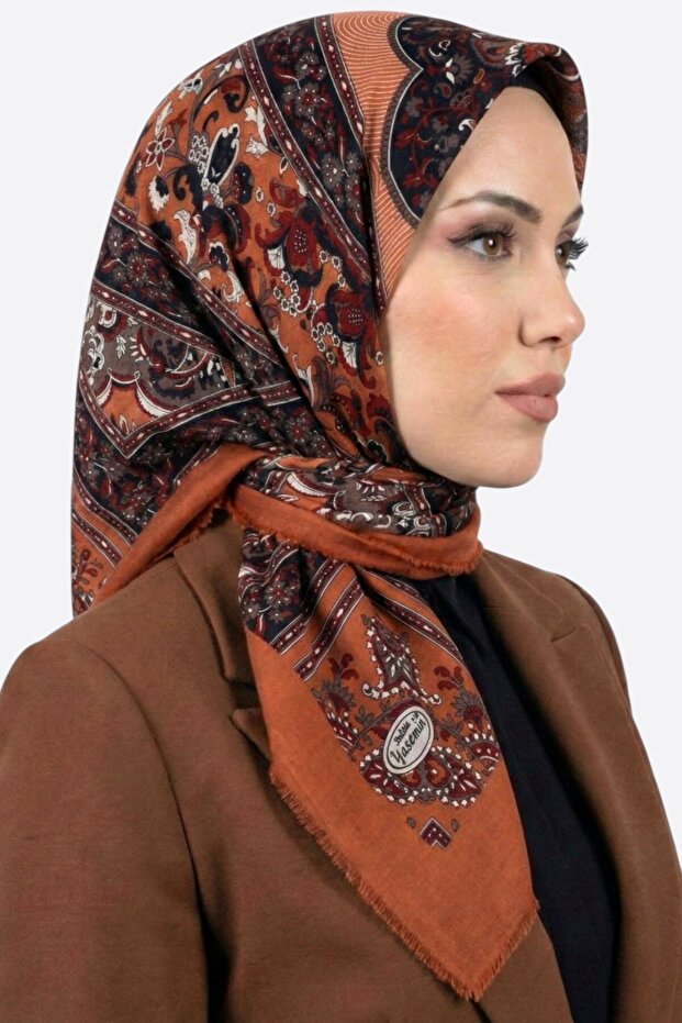 Women's Shawl Patterned Flared Scarf