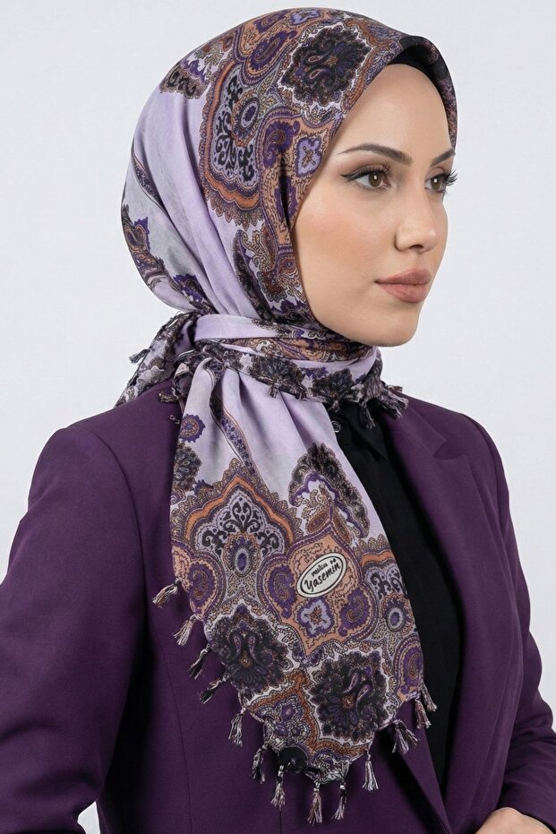 شال نسائي أرجواني منقوش ومزين بالخرز