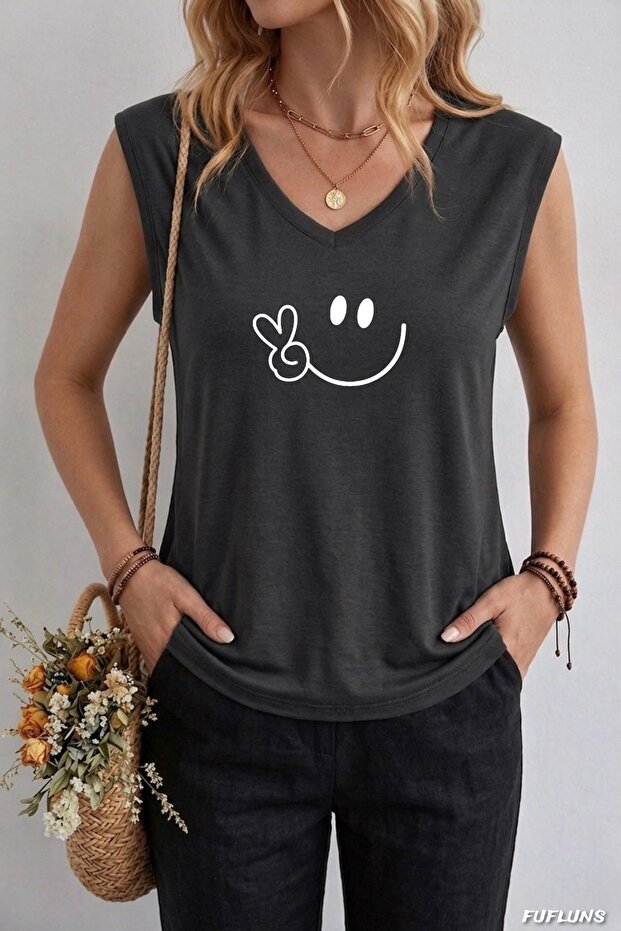 Smiling Face Heart Printed Women's Oversize Sleeveless T-Shirt