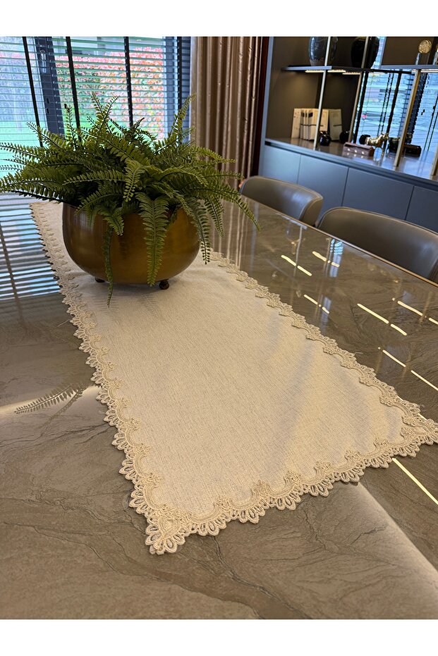 Royal Emerald Lace Detailed Gold Glitter Ecru Runner