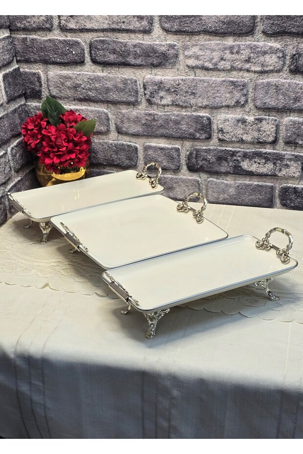 Pissa Duru 3-Piece Porcelain Set, Detailed, with Metal Handles and Stands