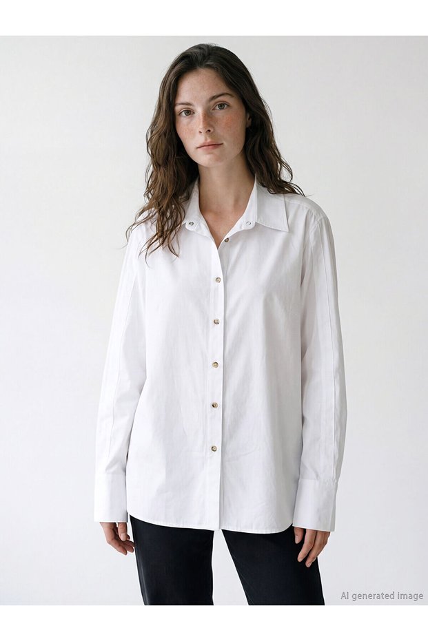 Candy Shop Quality Easy-To-Wear Women's Oversize Shirt with Snap Buttons on the Front and Sleeves